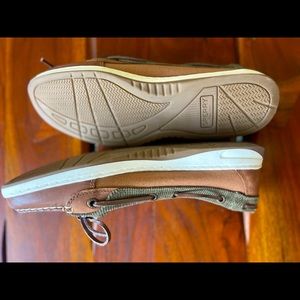 Sperry Boat Shoes, size 9, Brown Leather, Olive Green Corduroy